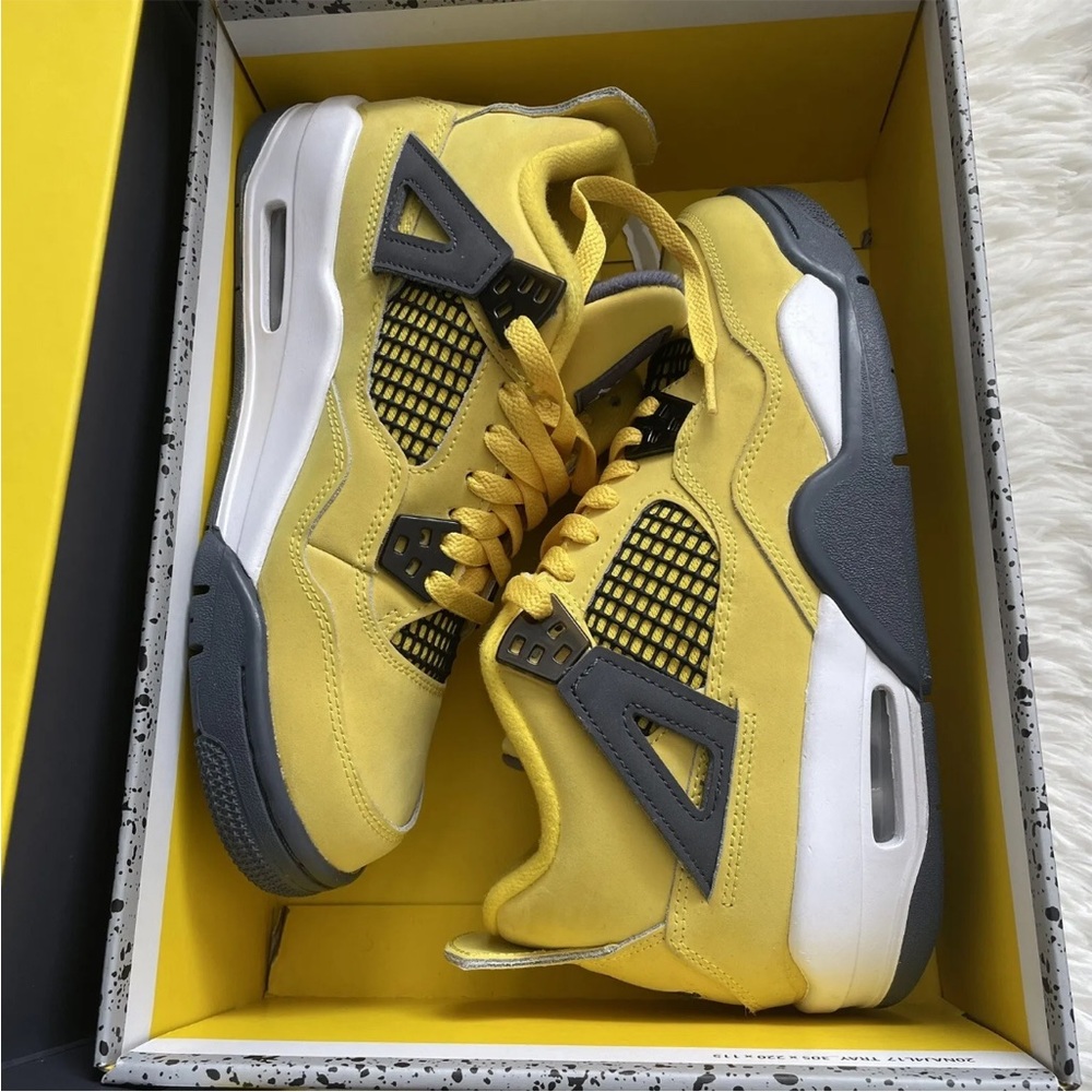 Size 6Y - Jordan 4 Retro Lightning